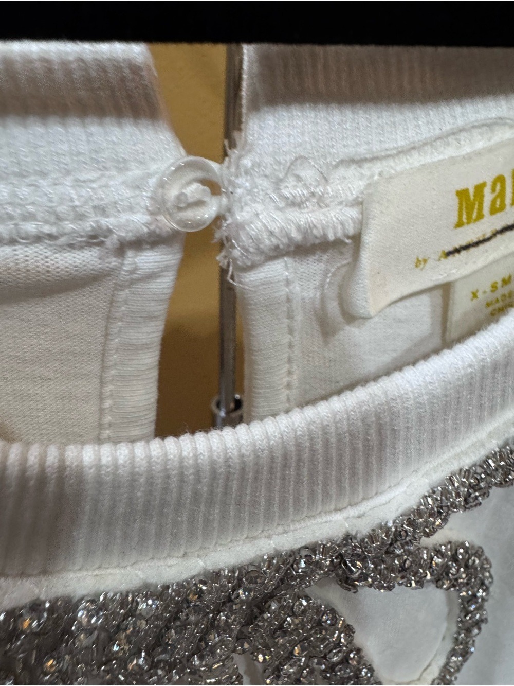 39.Maeve Rhinestone Bow Tee - Picture 6 of 9